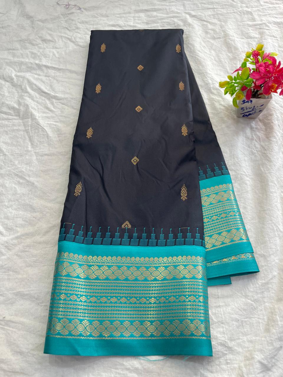 🍁Type: Gadwal Mixed Silk With Blouse Sarees.