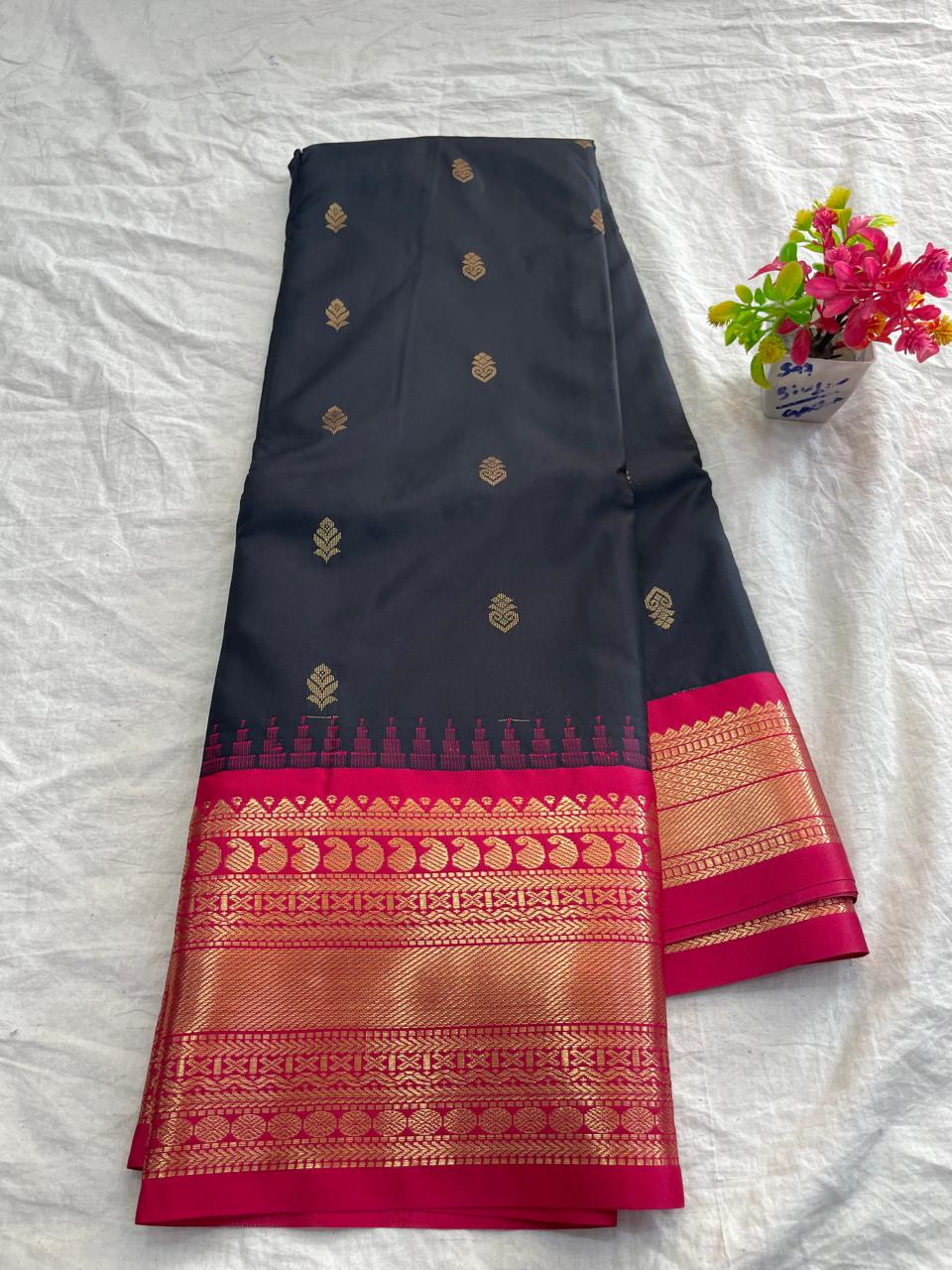 🍁Type: Gadwal Mixed Silk With Blouse Sarees.