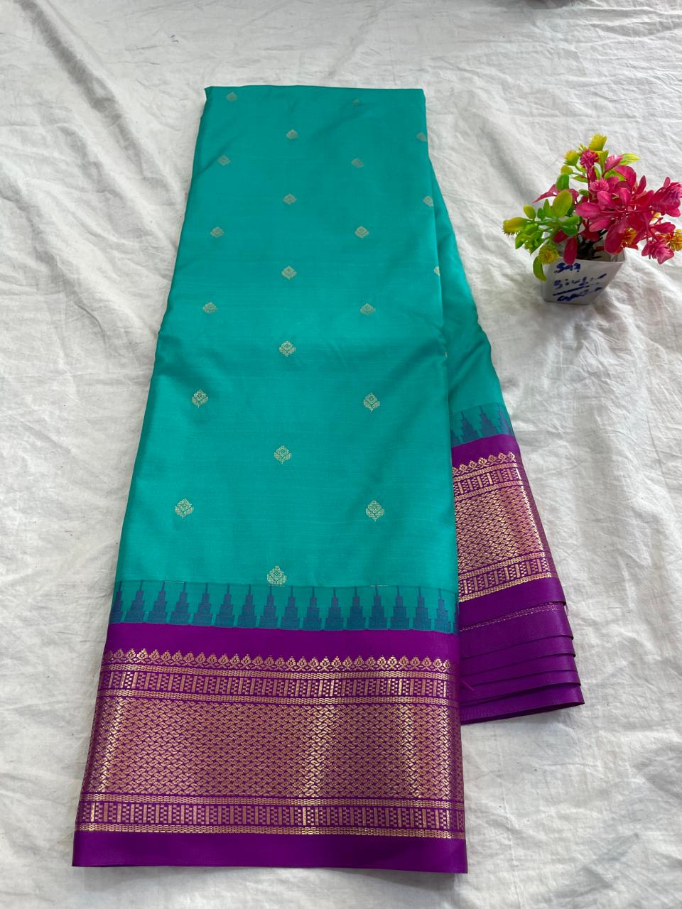 🍁Type: Gadwal Mixed Silk With Blouse Sarees.