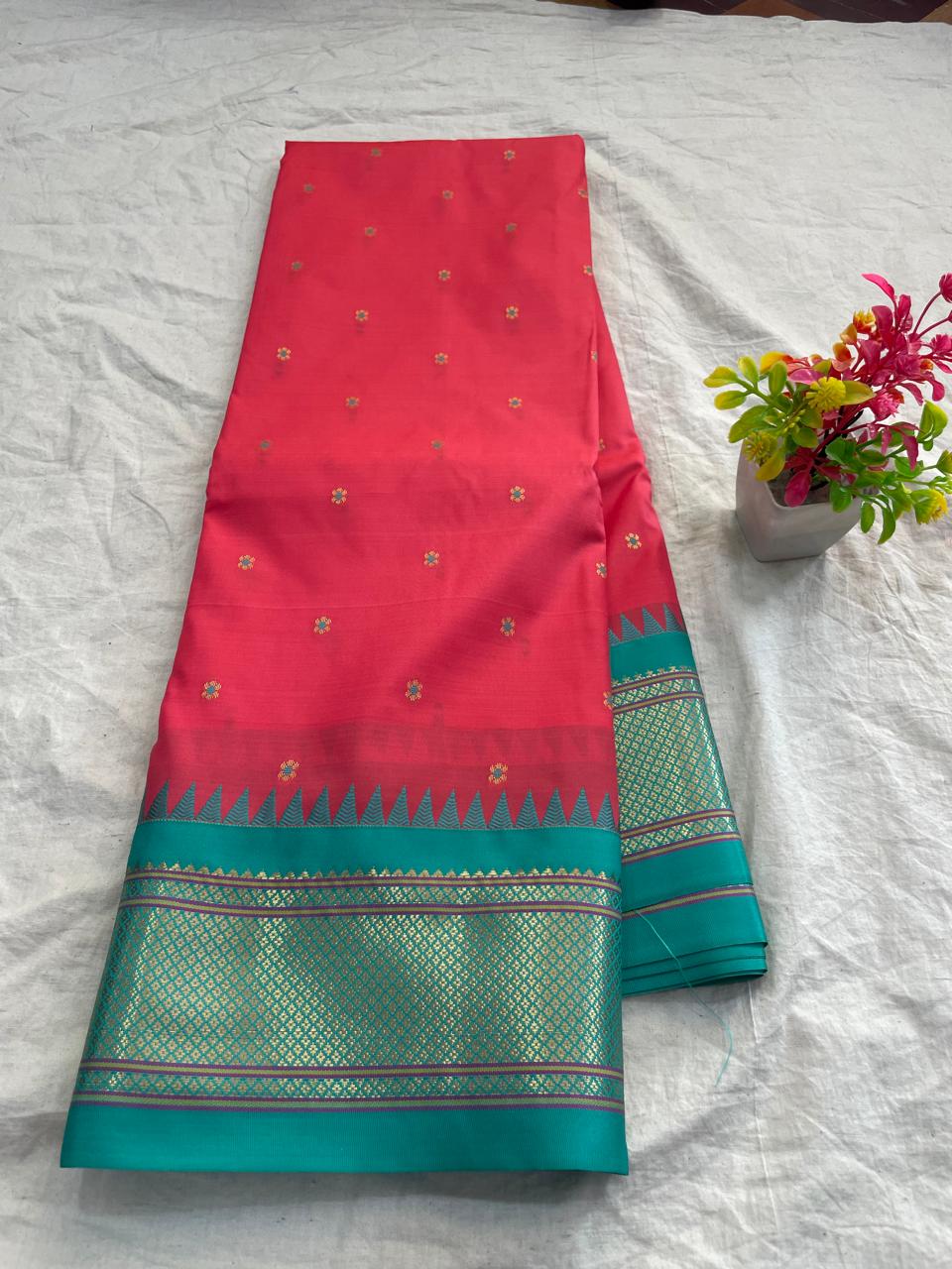 🍁Type: Gadwal Mixed Silk Paithani Pallu With Blouse Sarees.