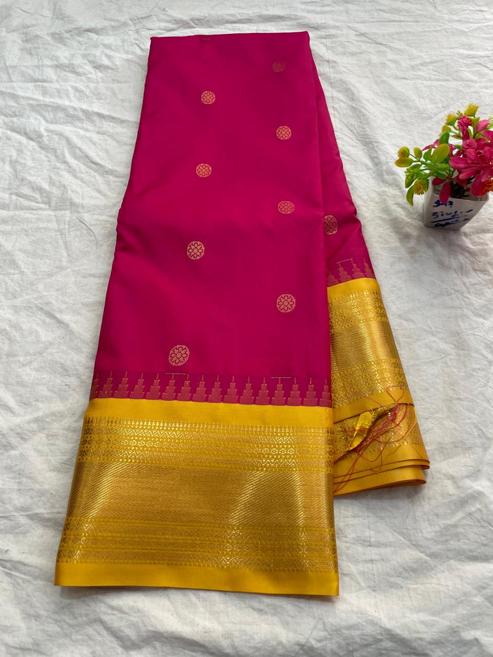 🍁Type: Gadwal Mixed Silk With Blouse Sarees.